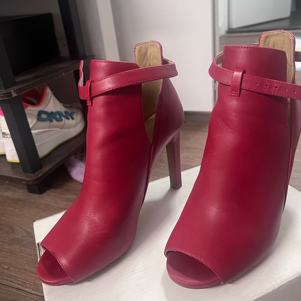 COPY - Beautiful , comfortable and classy Michael Kors Red heels